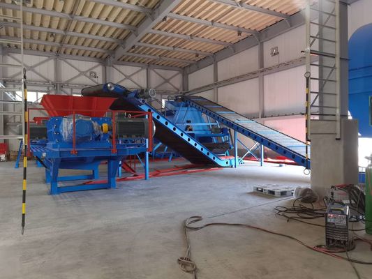 Fertiges Schiff Größe 3-10 cm Reifenschredder zum Recycling von Metallabfällen und Kunststoff