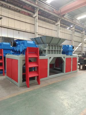 Kohlenstoffstahl-Doppelrotor-Schredder 8000 kg Gewicht für verschiedene Branchen anpassbar